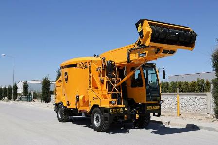 RMH Special Edition (CELIKEL) SELF-PROPELLED FEED MIXER